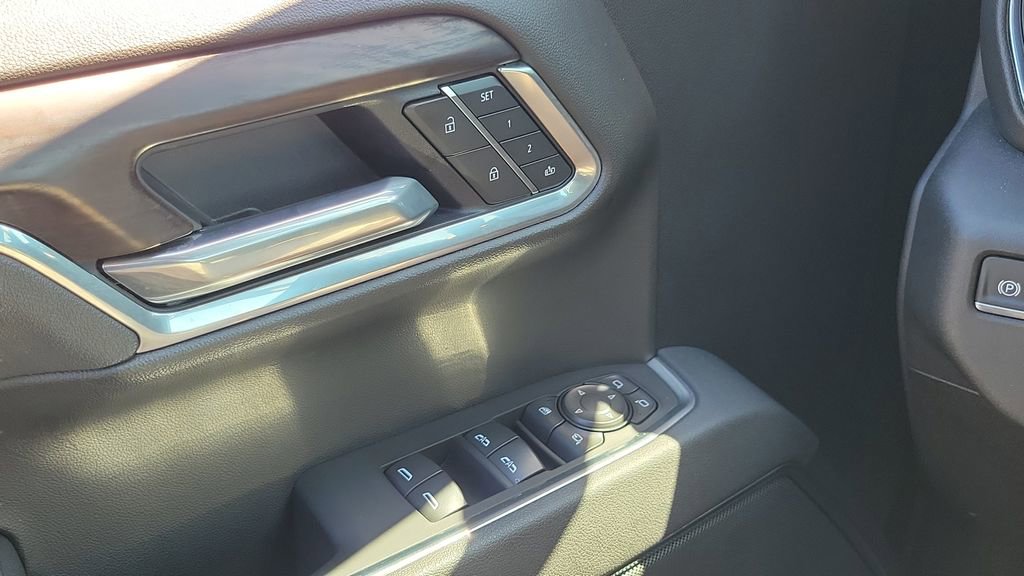 Used 2026 GMC Sierra 1500 SLT image 31