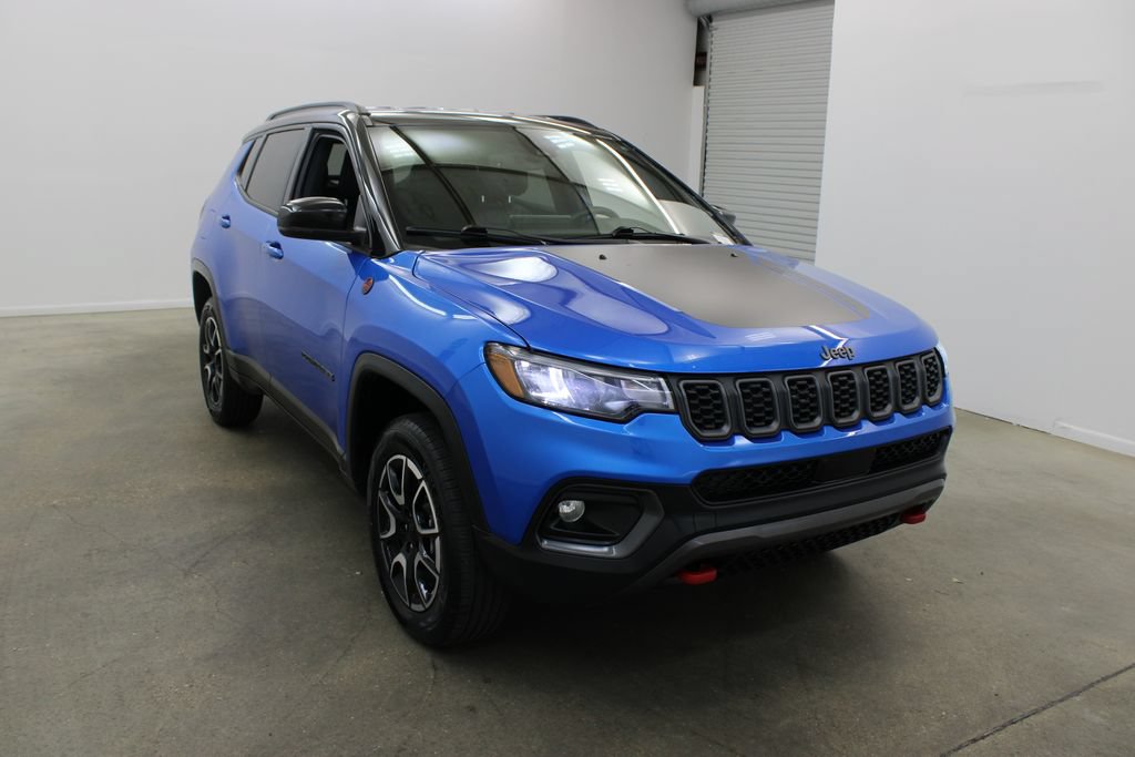 Used 2024 Jeep Compass Trailhawk AWD/4WD image 6