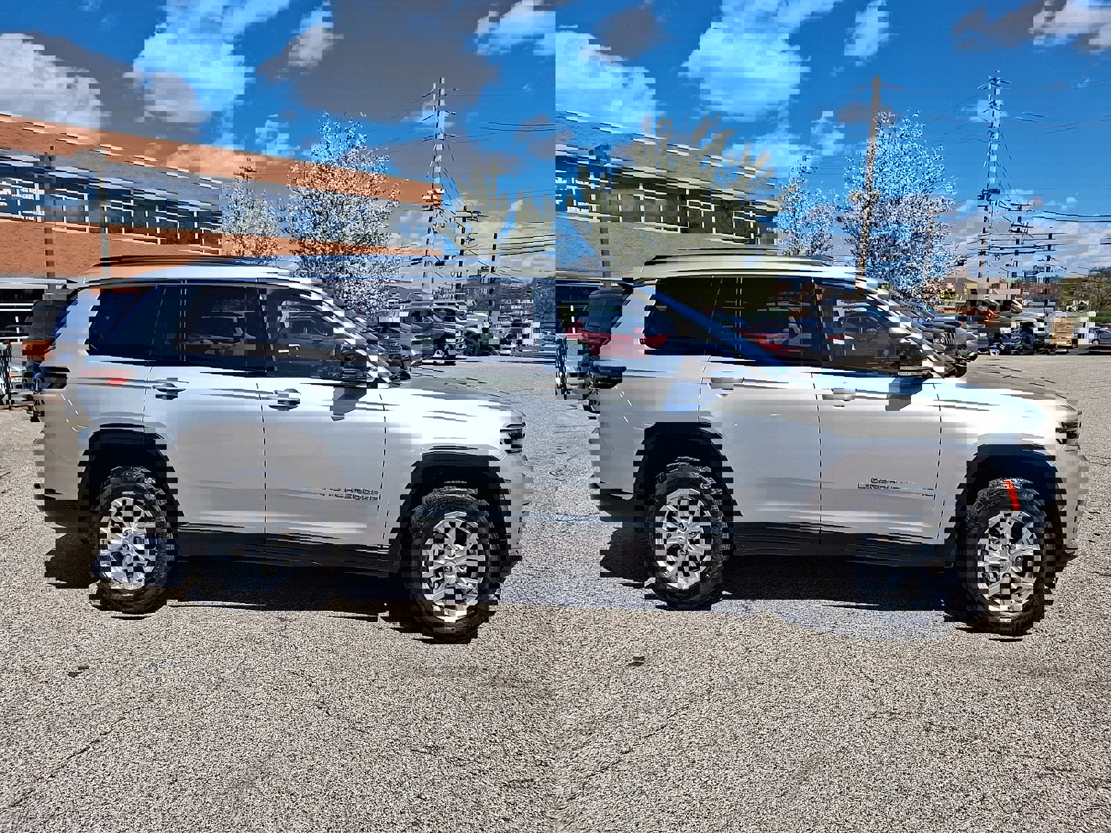 Used 2023 Jeep Grand Cherokee L Limited image 7