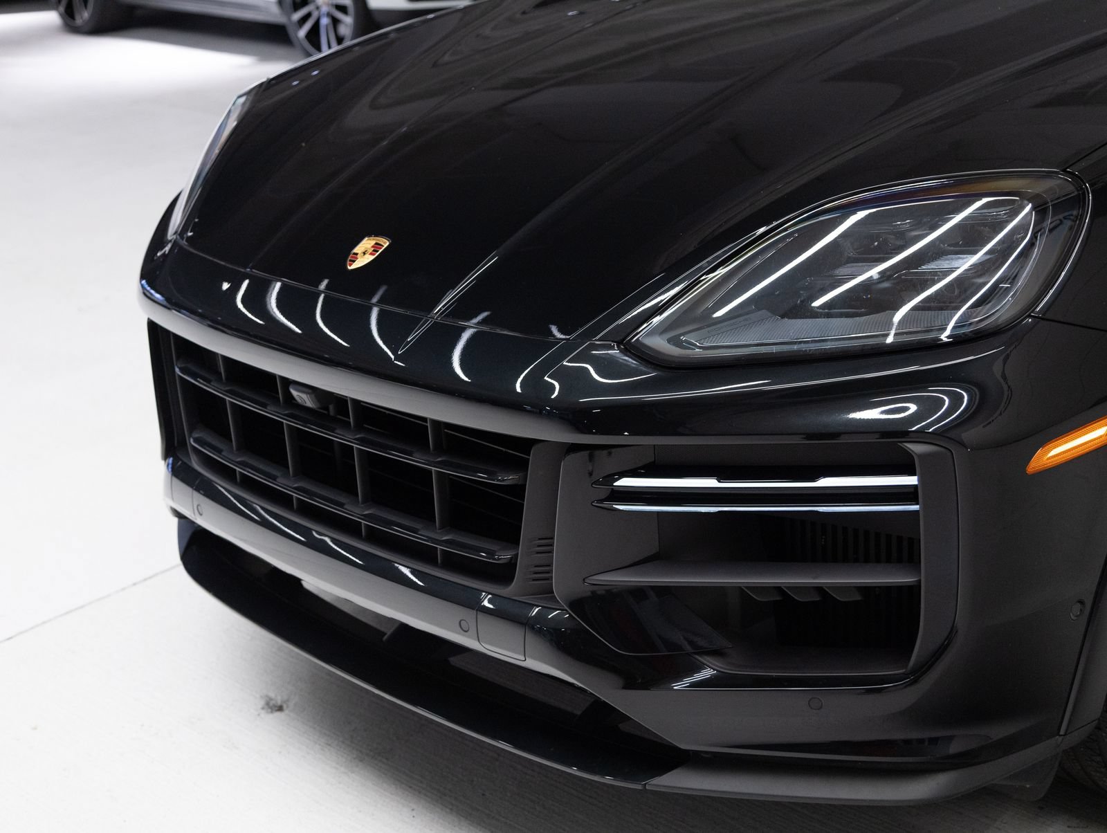 Certified 2025 Porsche Cayenne Turbo GT AWD/4WD image 31