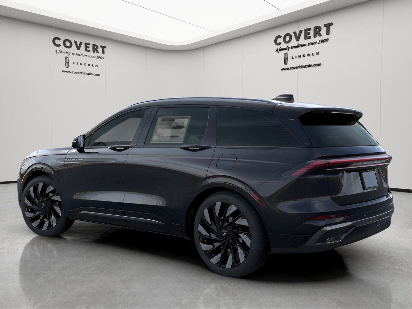 New 2026 Lincoln Nautilus Reserve w/ Jet Appearance Package image 4