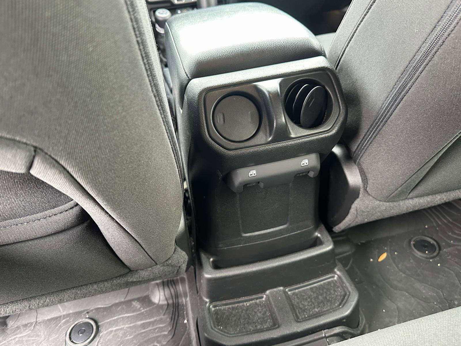 Used 2023 Jeep Wrangler Unlimited w/ Cold Weather Group image 13