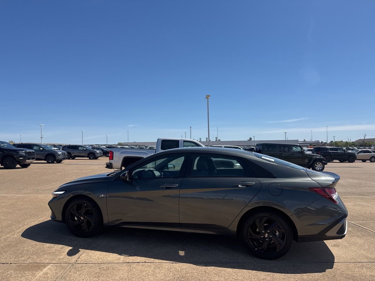 Used 2026 Hyundai Elantra Sport image 14