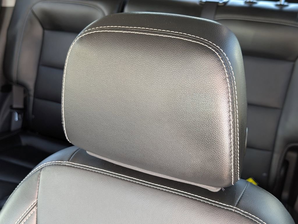 Used 2022 GMC Terrain SLT image 16