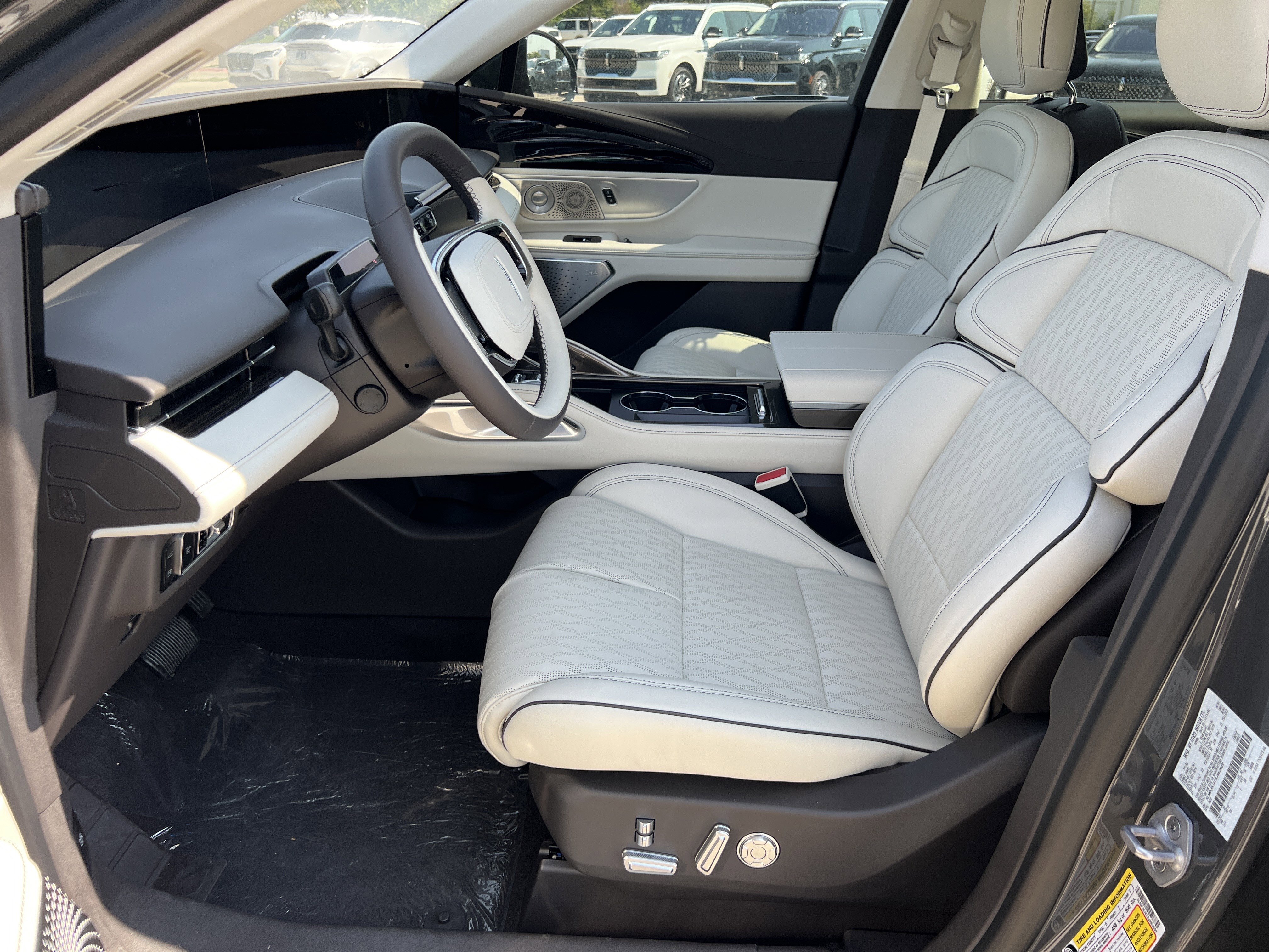 New 2025 Lincoln Nautilus Black Label image 25