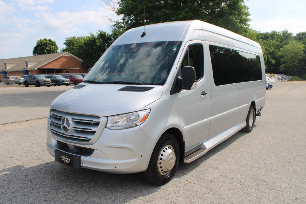 Used 2021 Mercedes-Benz Sprinter 3500 image 4