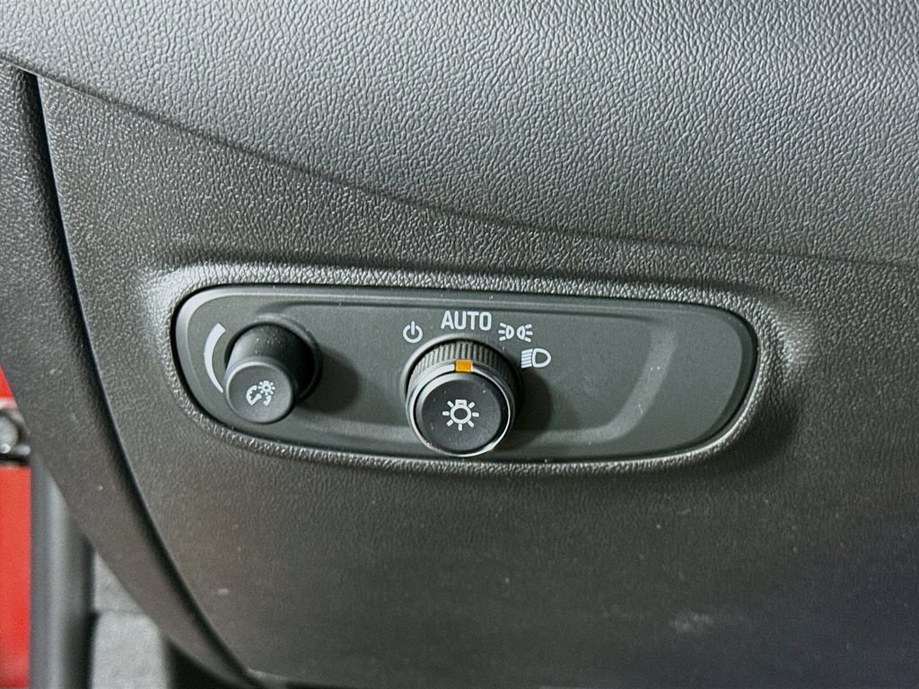 Used 2024 Chevrolet Equinox LT FWD image 18
