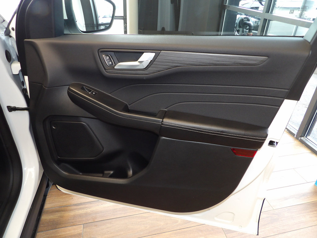 Used 2025 Ford Escape Platinum AWD/4WD image 12