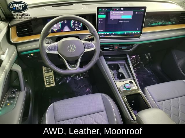 Used 2025 Volkswagen Tiguan SEL R-Line image 33