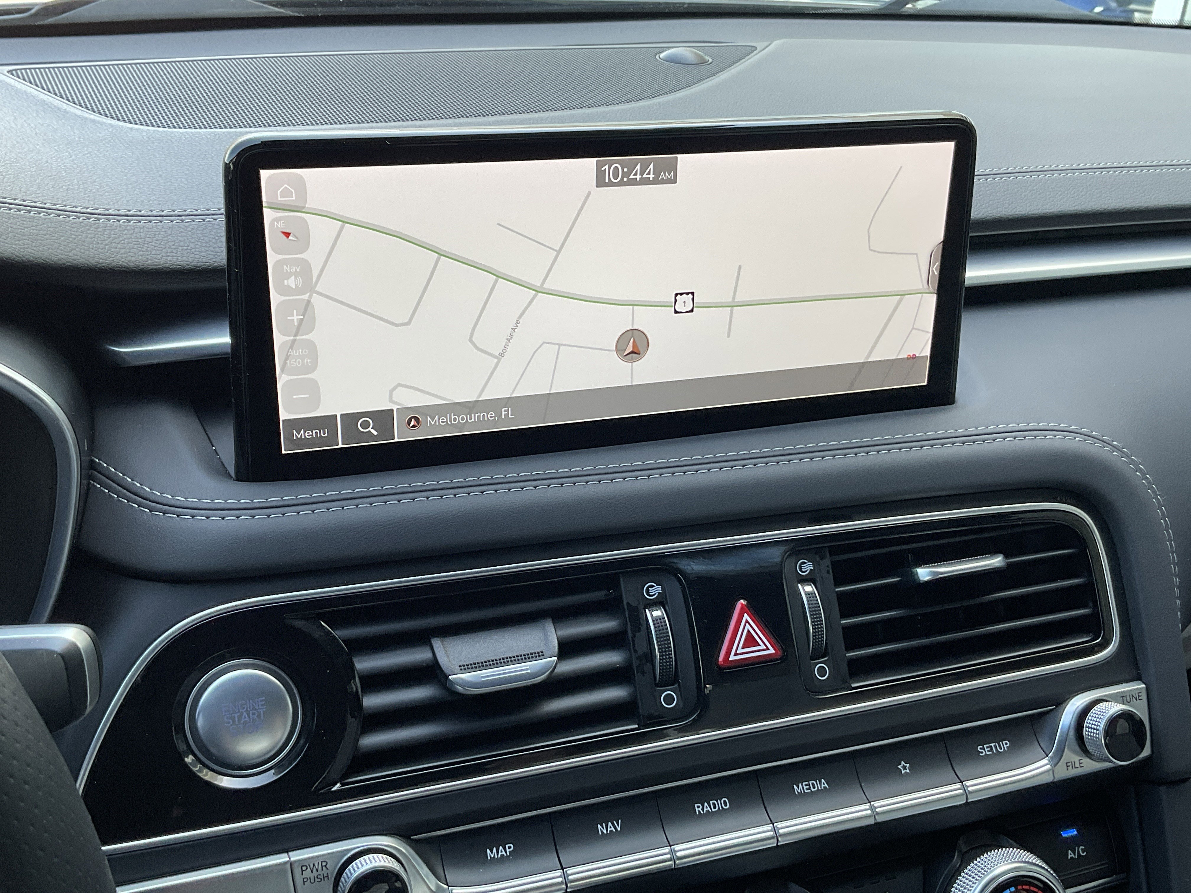 Used 2023 Genesis G70 2.0T image 17