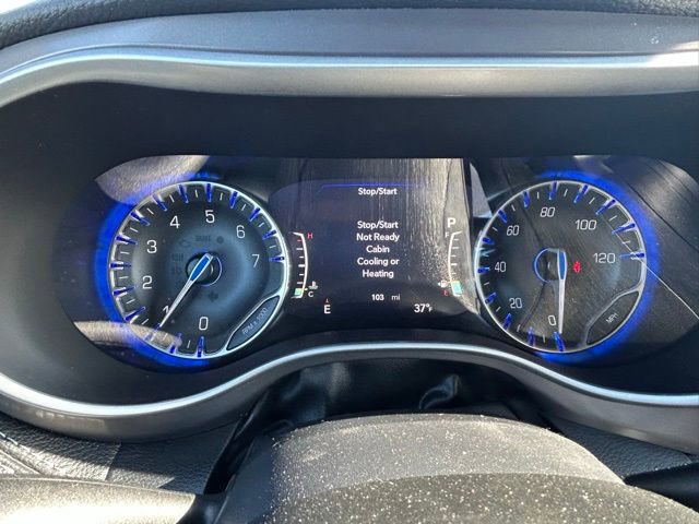 Used 2025 Chrysler Pacifica Select image 18