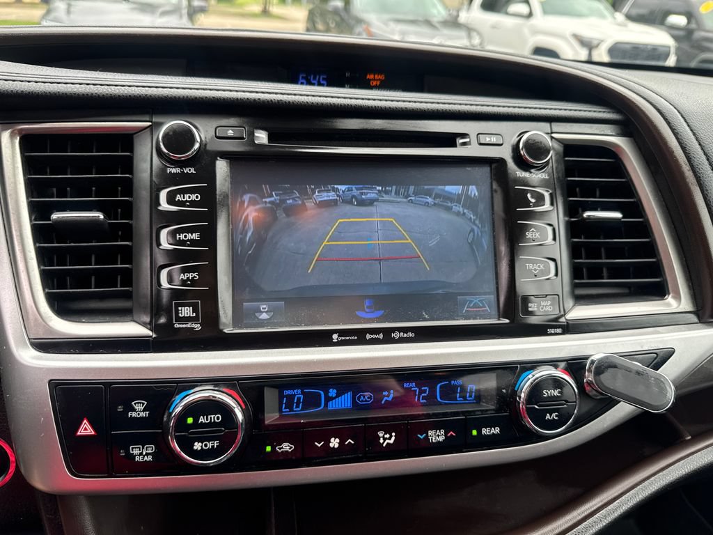 Certified 2017 Toyota Highlander Limited Platinum FWD image 27