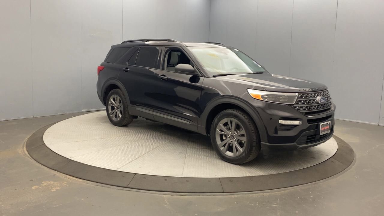 Used 2021 Ford Explorer XLT w/ Equipment Group 202A AWD/4WD image 7