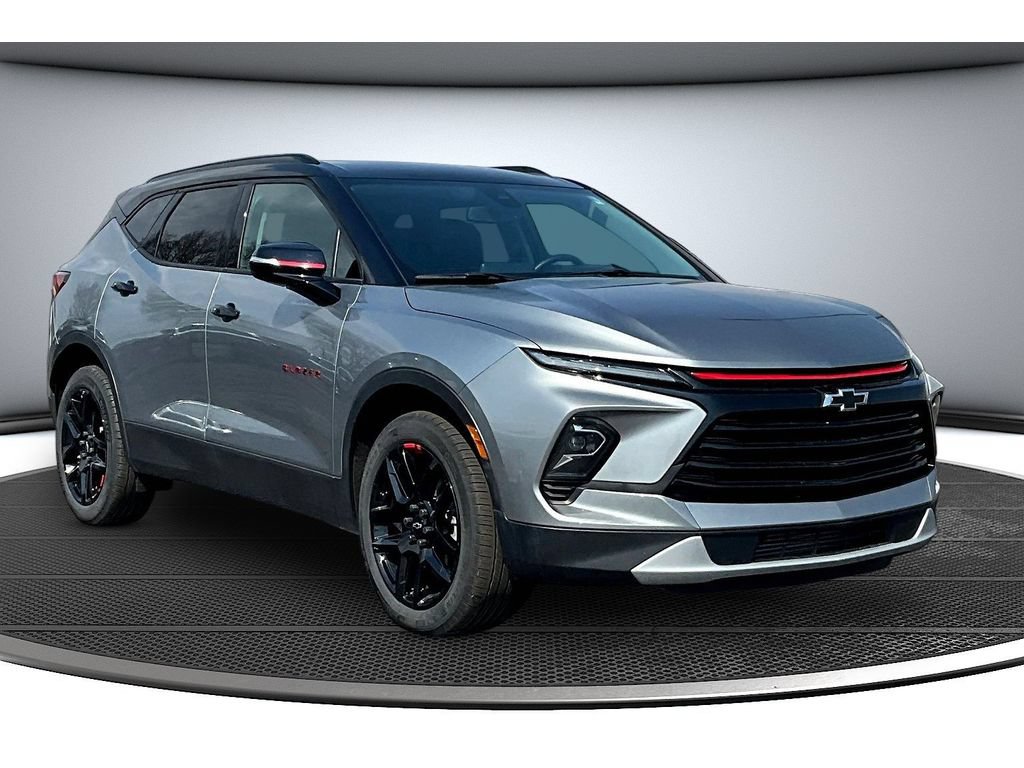 Used 2024 Chevrolet Blazer LT w/ Redline Edition AWD/4WD image 2