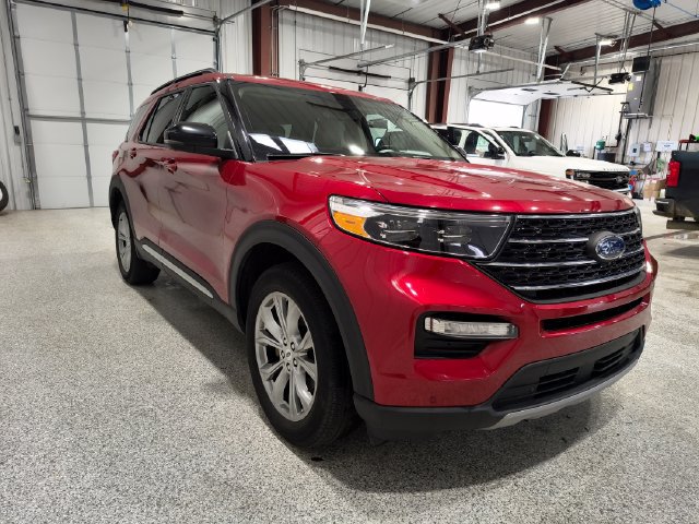 Certified 2023 Ford Explorer XLT w/ Equipment Group 202A AWD/4WD image 4