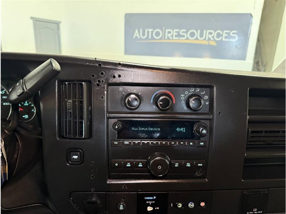 Used 2017 Chevrolet Express 2500 image 26