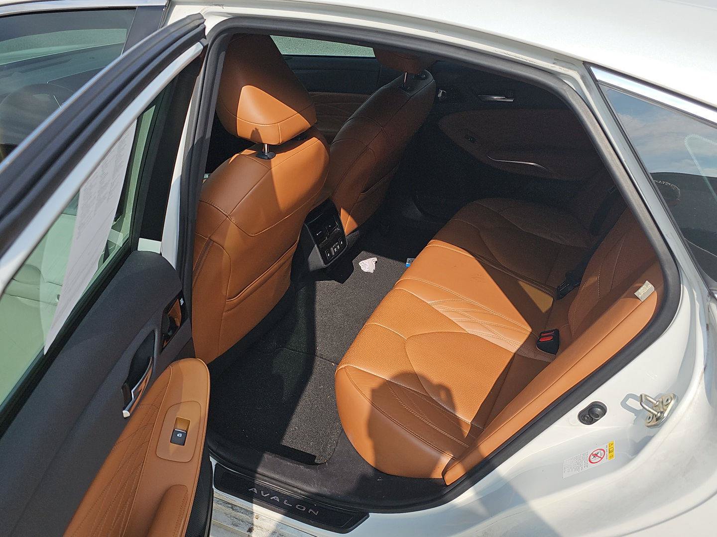 Used 2019 Toyota Avalon Limited w/ Advanced Safety Package FWD image 12