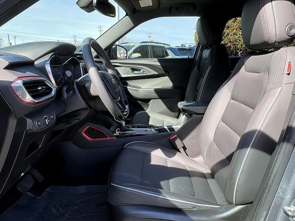 Used 2021 Chevrolet TrailBlazer RS w/ Sun and Liftgate Package image 26