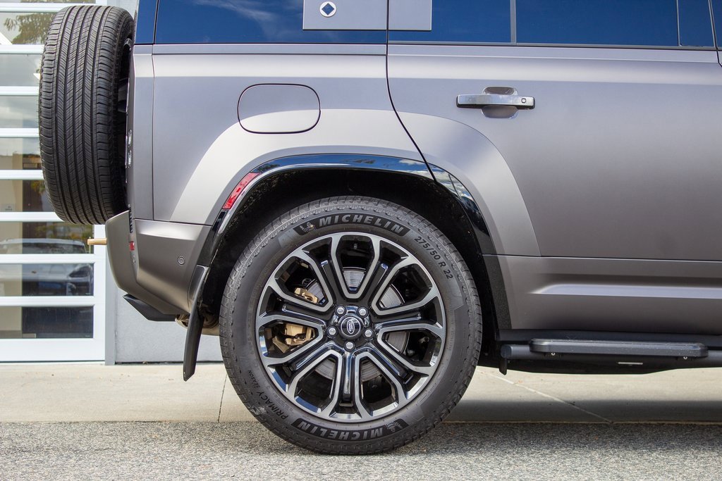 Used 2025 Land Rover Defender 110 image 6