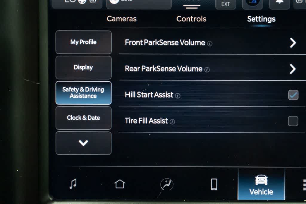 Used 2022 RAM 3500 Laramie AWD/4WD image 18
