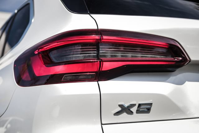 Used 2022 BMW X5 xDrive40i AWD/4WD image 18