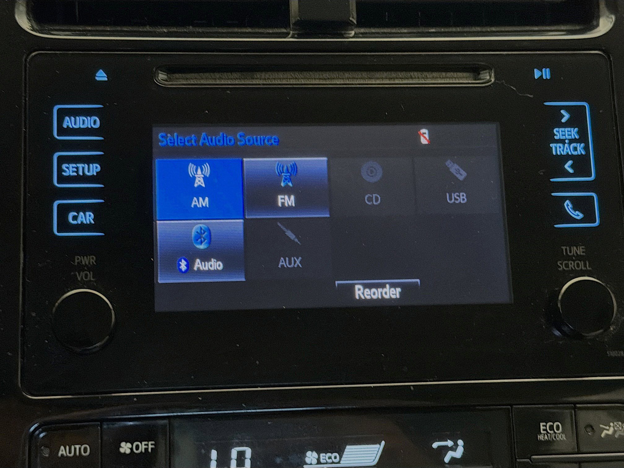 Used 2016 Toyota Prius Two w/ Preferred Accessory Package FWD image 9