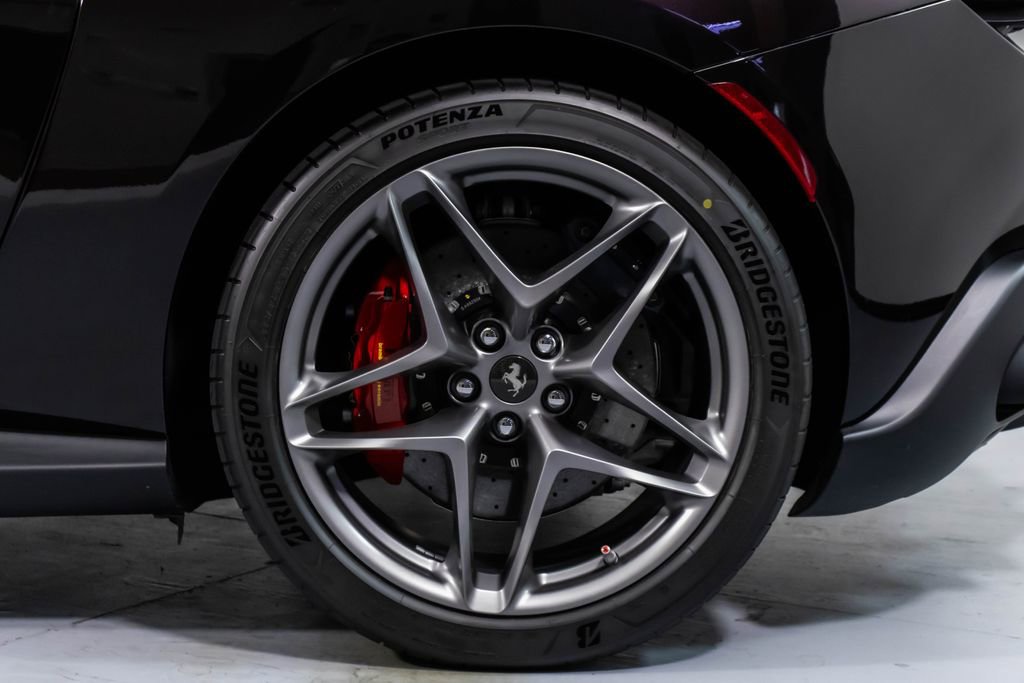 Certified 2025 Ferrari Roma Spider RWD image 65