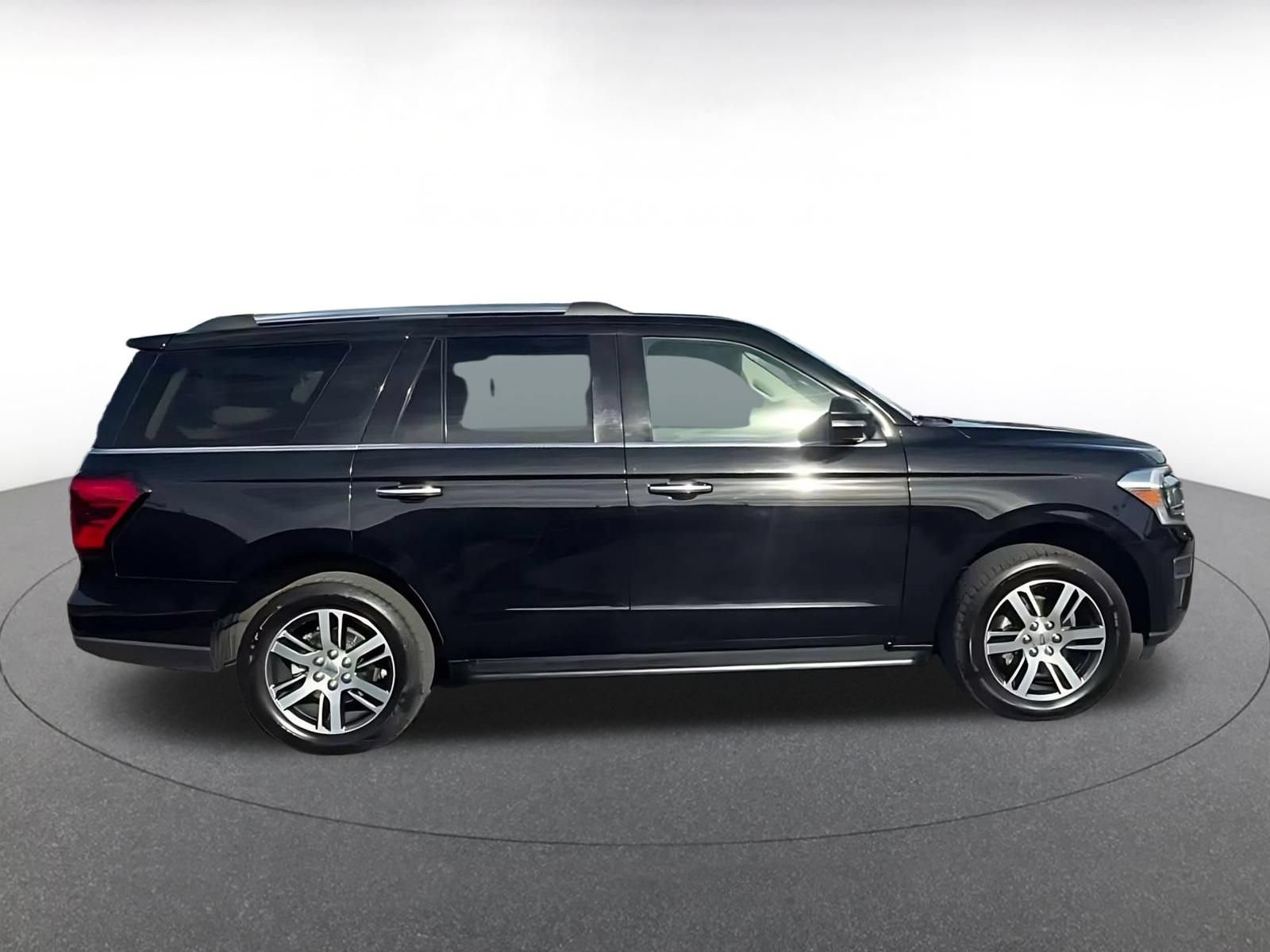 Used 2024 Ford Expedition Limited AWD/4WD image 15