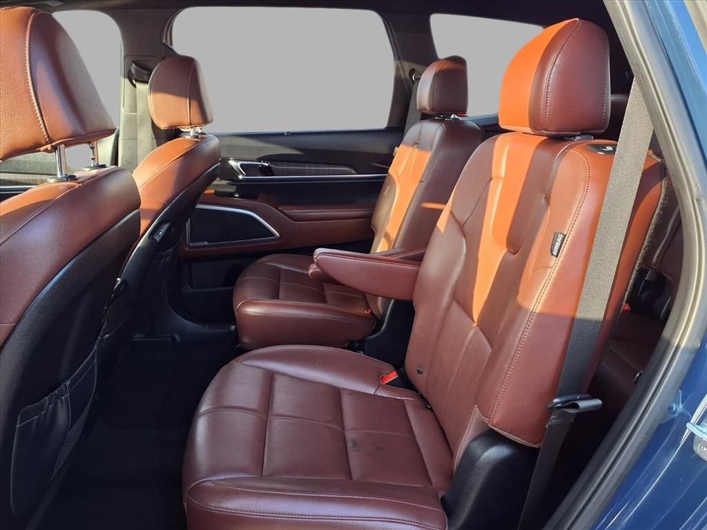 Used 2023 Kia Telluride EX w/ EX Captain's Chair Package image 25