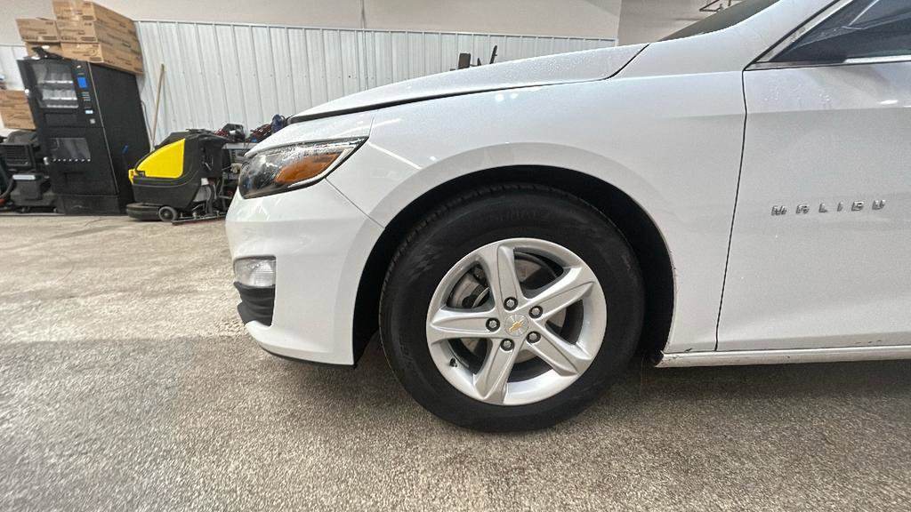 Used 2023 Chevrolet Malibu LS image 17