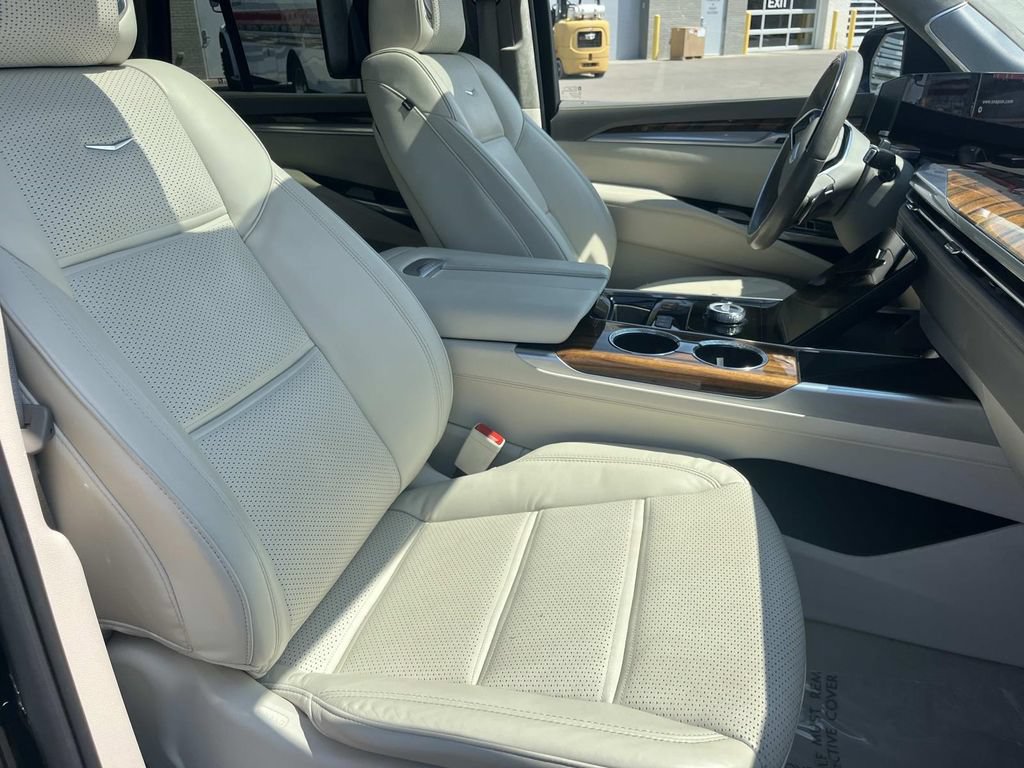 Used 2025 Cadillac Escalade Sport Platinum AWD/4WD image 27