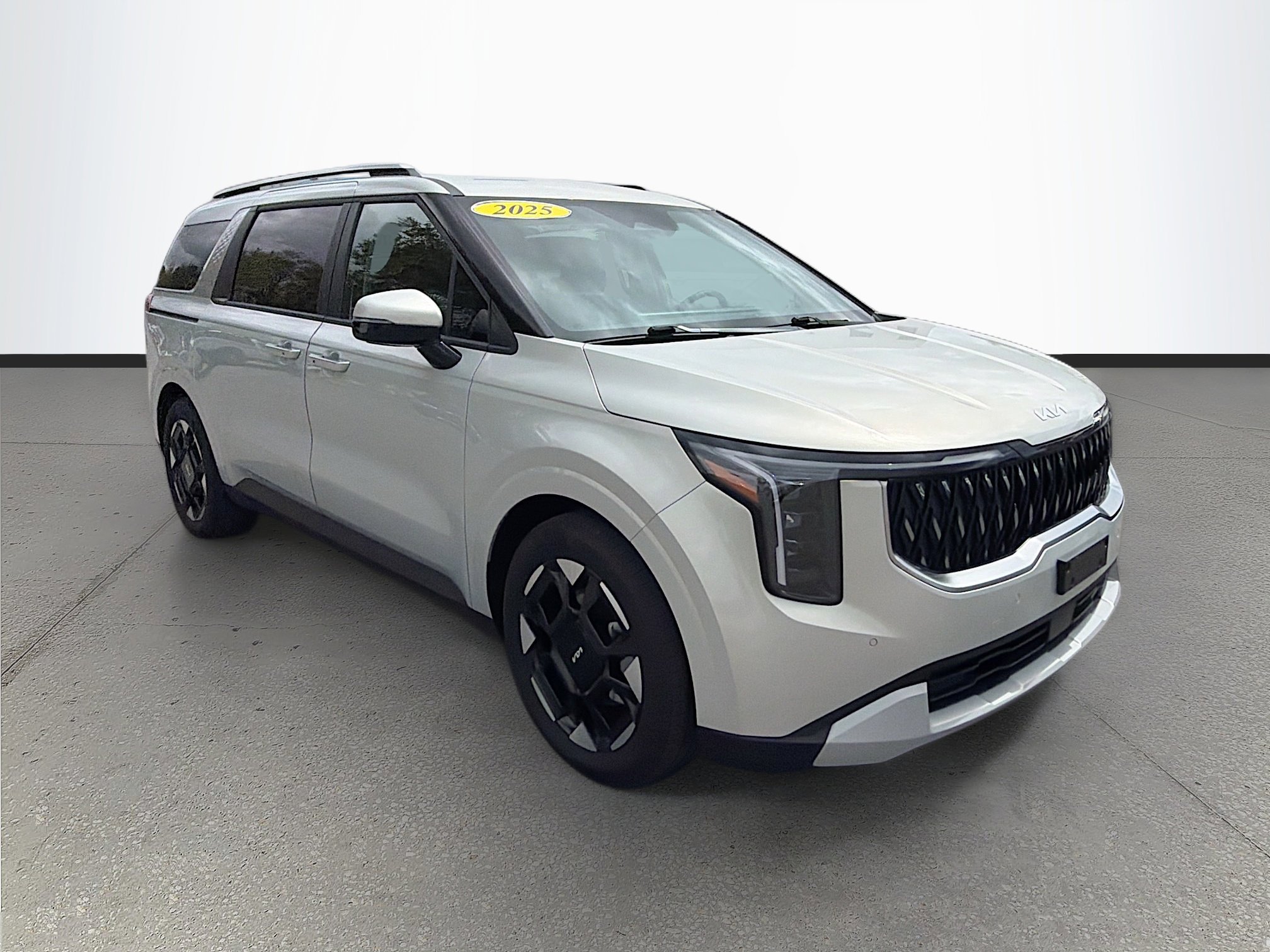 Used 2025 Kia Carnival EX image 2