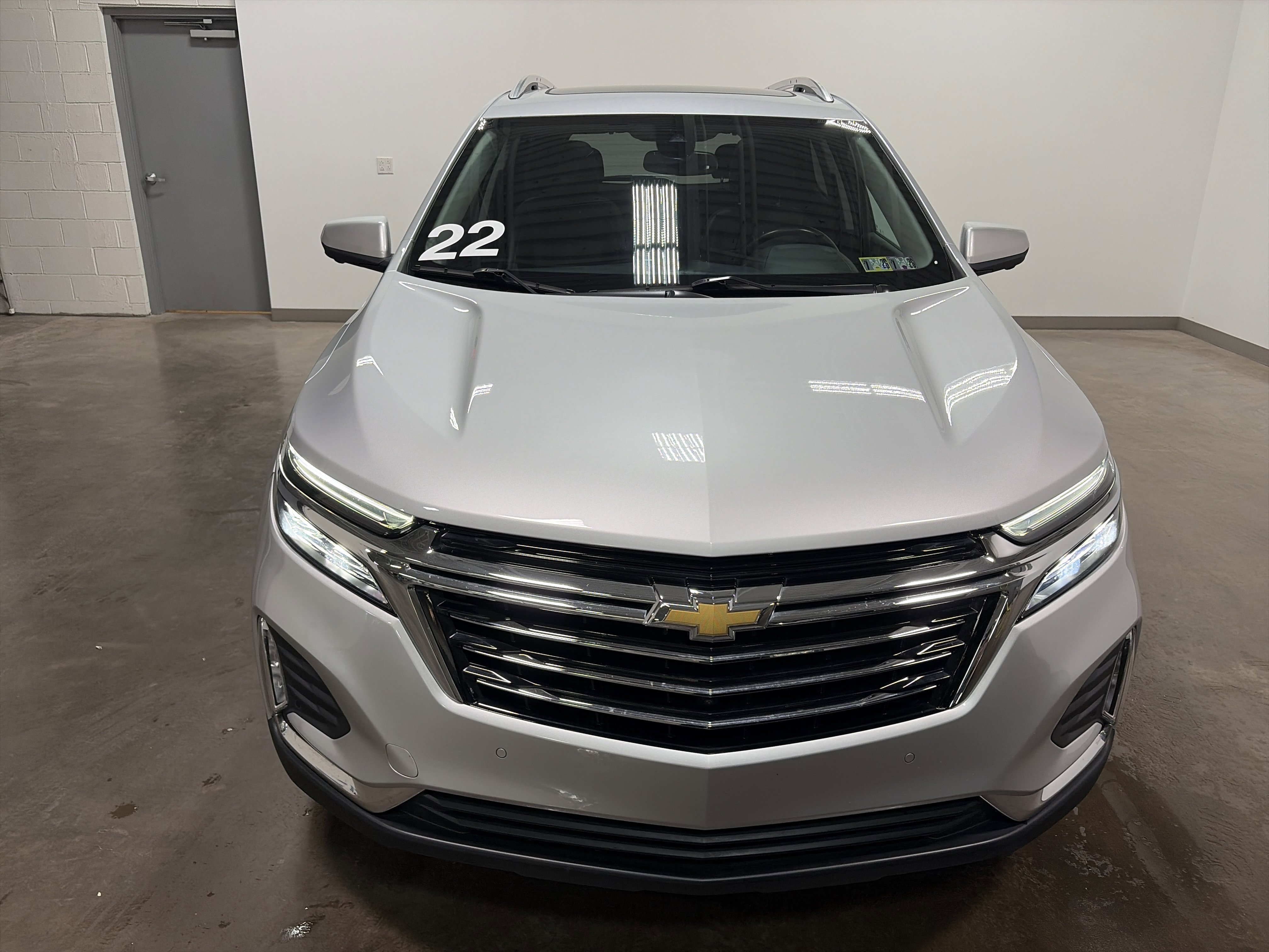 Used 2022 Chevrolet Equinox Premier AWD/4WD image 39
