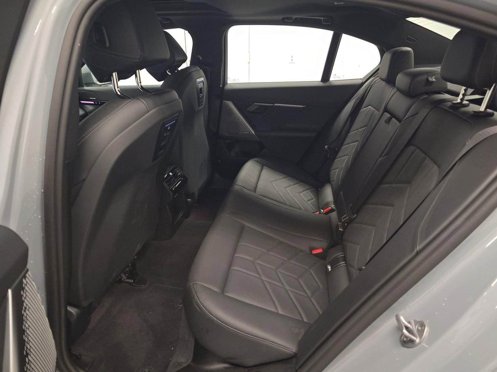 Used 2025 BMW 530i w/ M Sport Package image 22