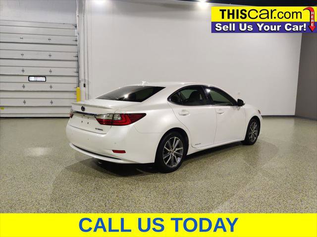 Used 2017 Lexus ES 300h w/ Luxury Package FWD image 8
