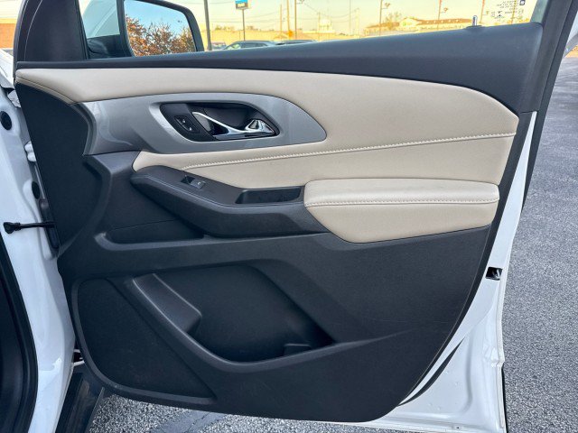 Used 2022 Chevrolet Traverse LT FWD image 30