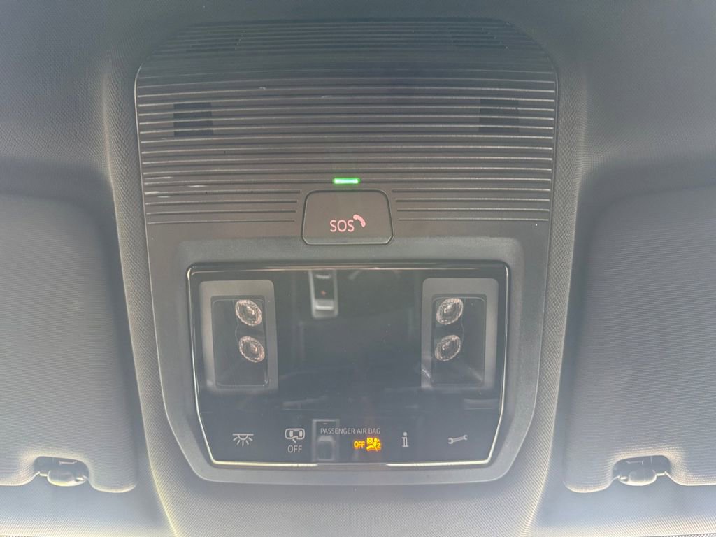 Used 2024 Volkswagen Atlas Cross Sport SE image 26