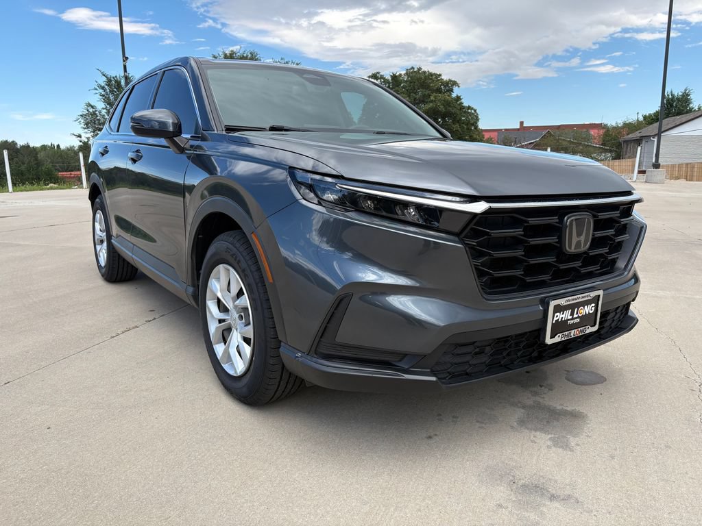 Used 2023 Honda CR-V LX image 3