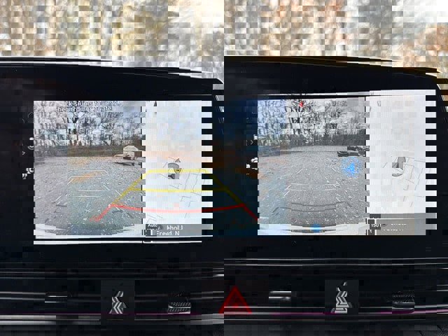 Certified 2025 Hyundai Elantra SEL image 27