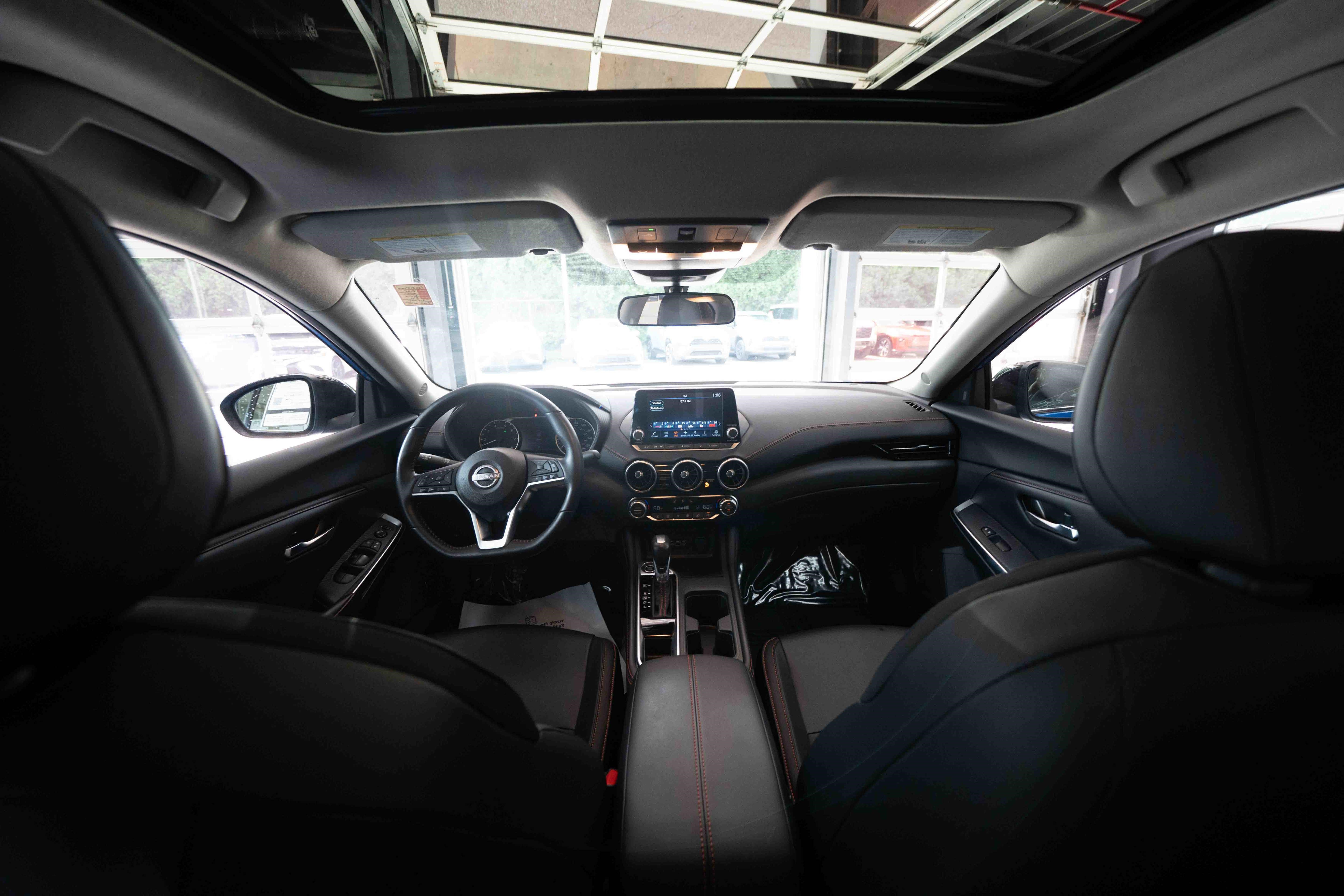 Used 2025 Nissan Sentra SR w/ SR Premium Package FWD image 19