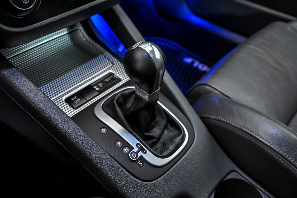 Used 2008 Volkswagen R32 AWD/4WD image 25