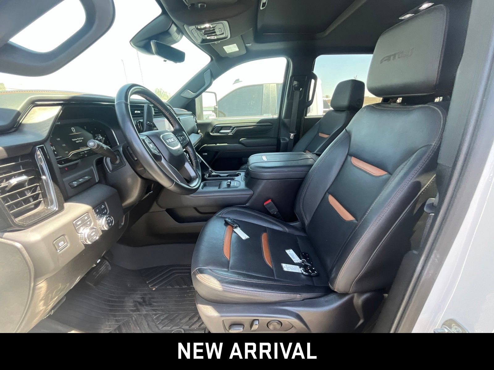 Certified 2024 GMC Sierra 2500 AT4 w/ AT4 Premium Plus Package AWD/4WD image 9