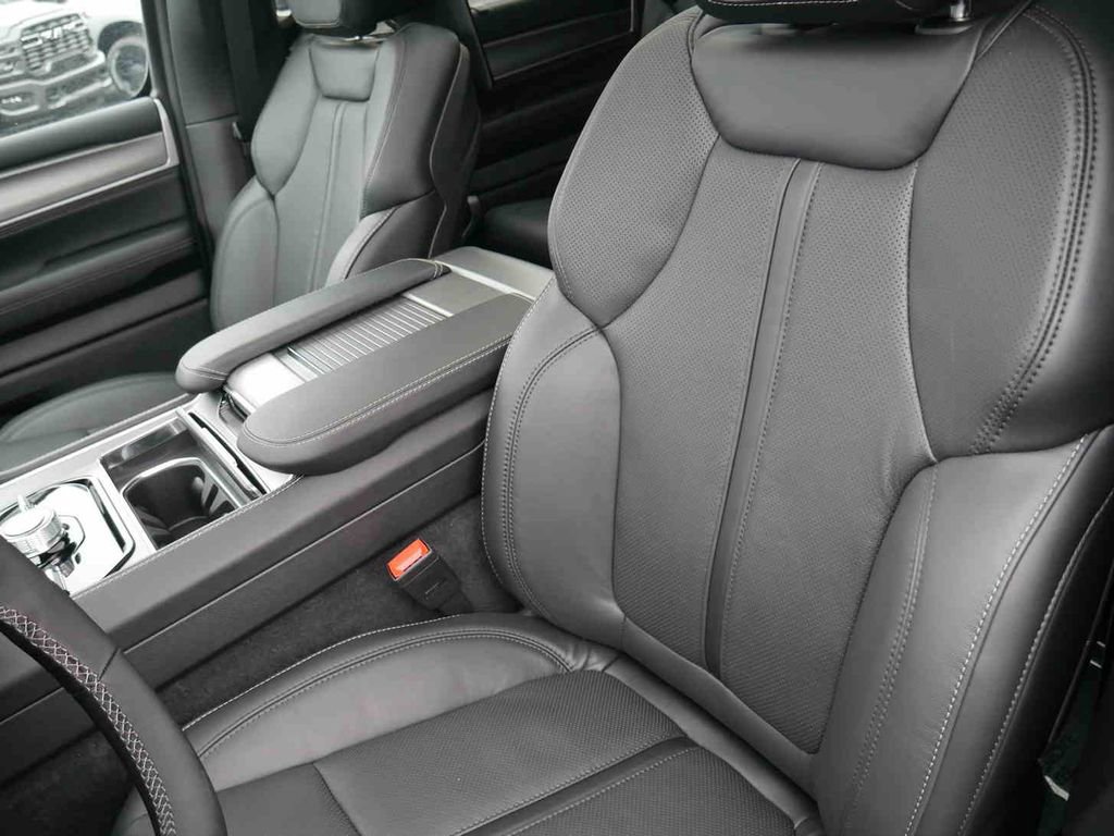 New 2025 Jeep Wagoneer L Series II w/ Convenience Group I image 29