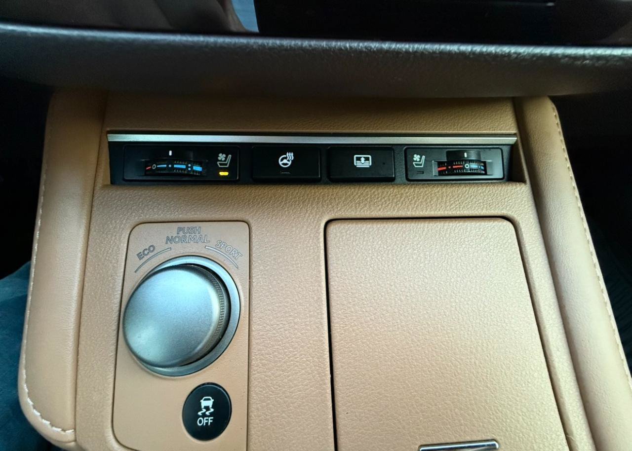 Used 2017 Lexus ES 350 w/ Luxury Package FWD image 23