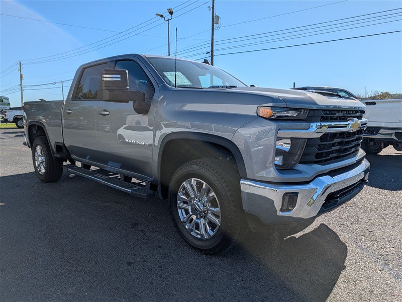 Used 2025 Chevrolet Silverado 2500 LT w/ Convenience Package AWD/4WD image 9