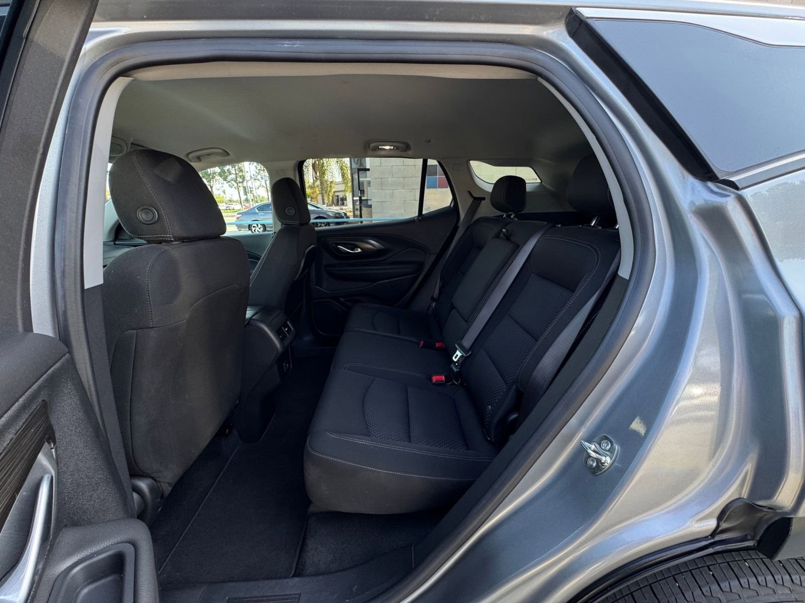 Used 2024 GMC Terrain SLE FWD image 24