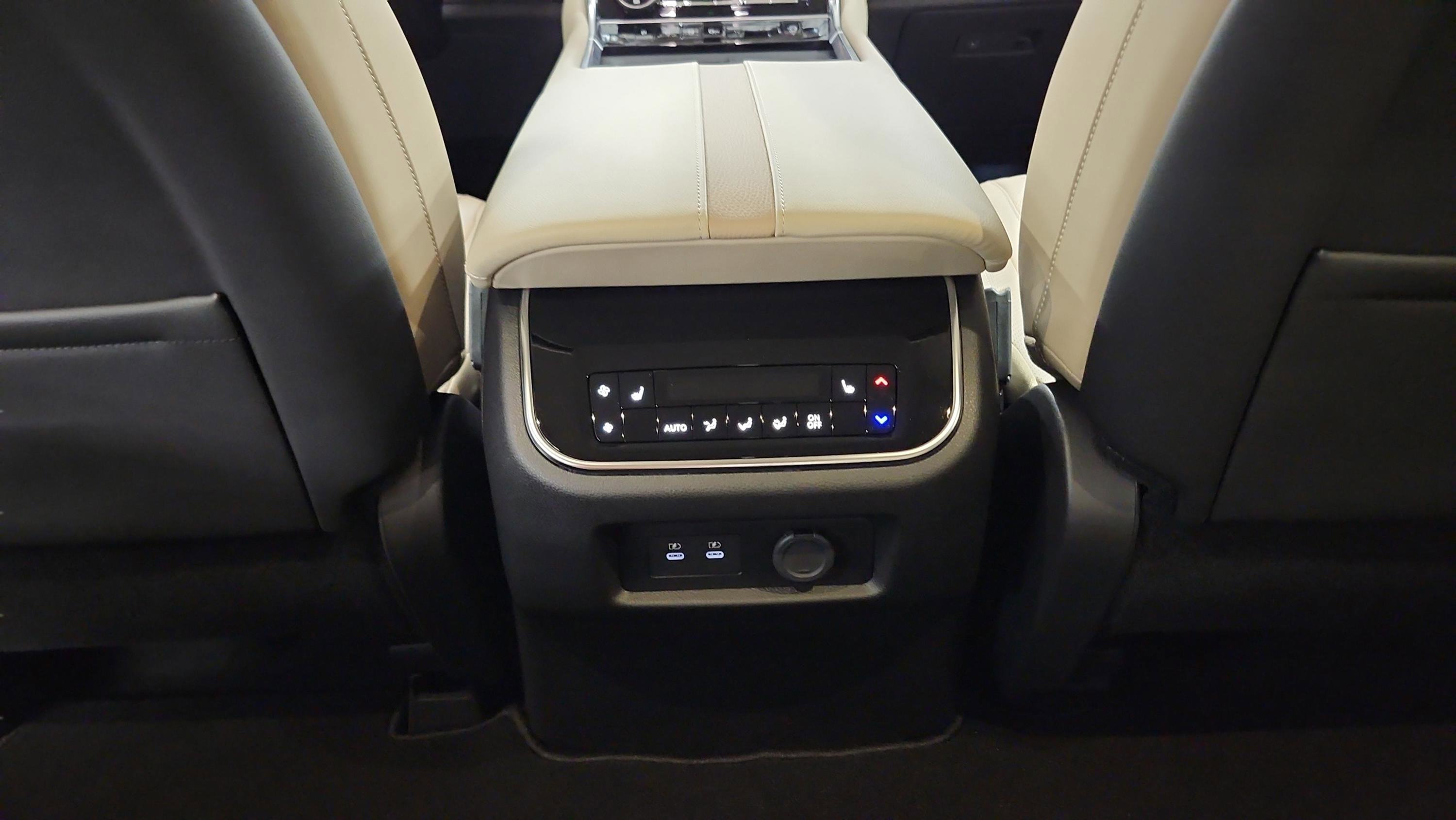 Used 2025 Nissan Armada Platinum AWD/4WD image 14