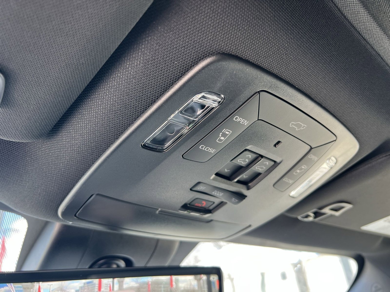 New 2026 Toyota Sienna Platinum image 29