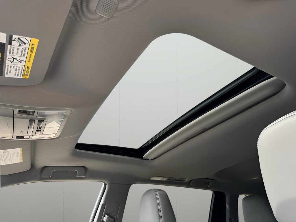 Used 2018 Toyota Highlander XLE image 24