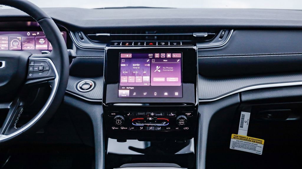 New 2025 Jeep Grand Cherokee Altitude image 14